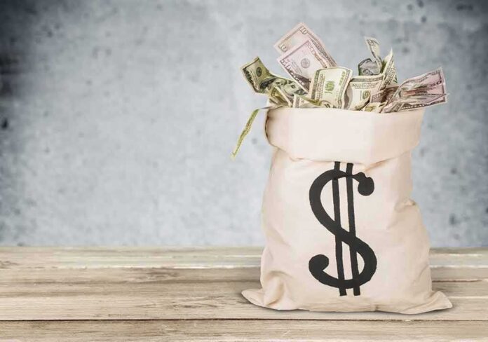267762047 featured image Bag of money with dollar sign