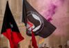 Antifa Mob STORMS Church, Attack Conservative Star protesters with antifascist flags and purple smoke
